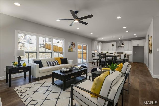 9239 Merritt Avenue, Rock Hill, MO 63144