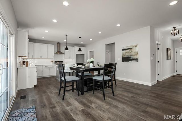 9239 Merritt Avenue, Rock Hill, MO 63144