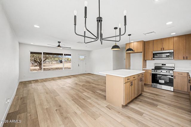 42845 N 7th Avenue, New River, AZ 85087