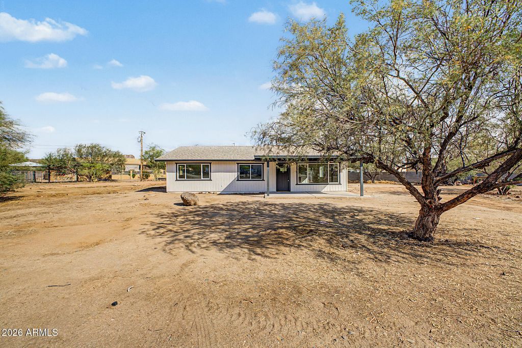 42845 N 7th Avenue, New River, AZ 85087