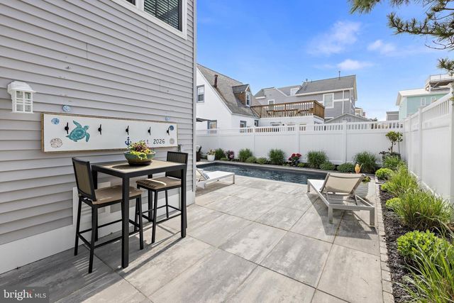 14 W JACQUELINE AVE, Long Beach Township, NJ 08008