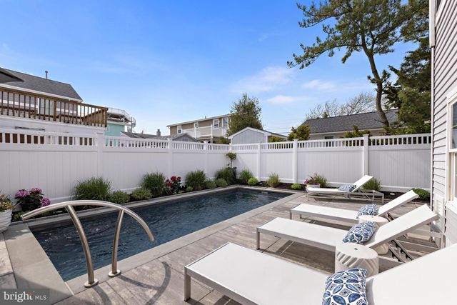 14 W JACQUELINE AVE, Long Beach Township, NJ 08008