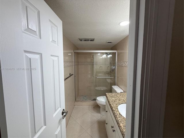 1950 S Ocean Dr 20E, Hallandale Beach, FL 33009