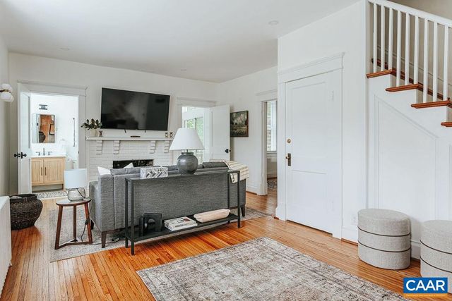 126 MAYWOOD LN, Charlottesville, VA 22903