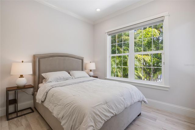 3919 ROBERTS POINT ROAD, Sarasota, FL 34242