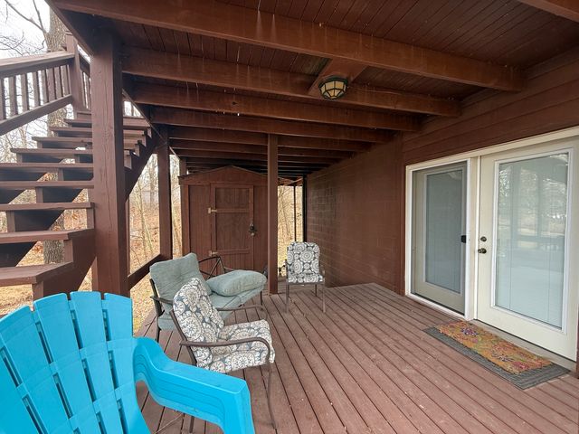 565 Lakeshore Drive N, Goreville, IL 62939