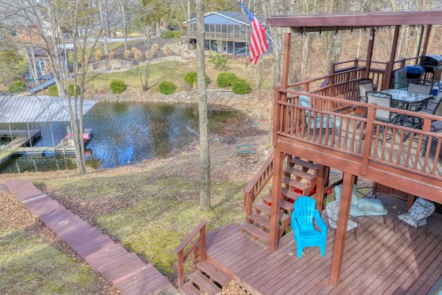 565 Lakeshore Drive N, Goreville, IL 62939