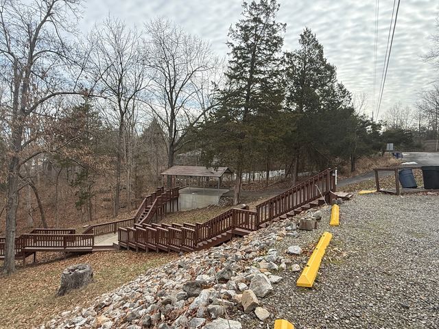 565 Lakeshore Drive N, Goreville, IL 62939