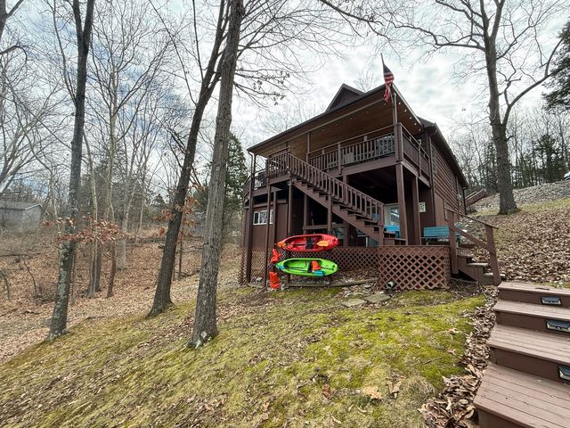 565 Lakeshore Drive N, Goreville, IL 62939