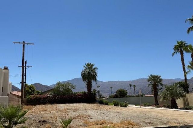 2 Sagebrush Ave, La Quinta, CA 92253