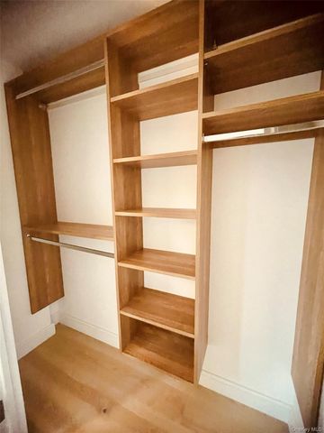 27-09 40TH Avenue 3D, Long Island City, NY 11101