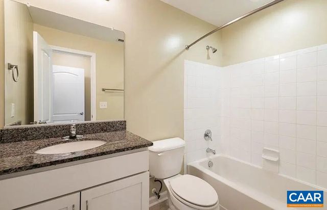 1615 Elmwood Ct Unit 202, Charlottesville, VA 22903