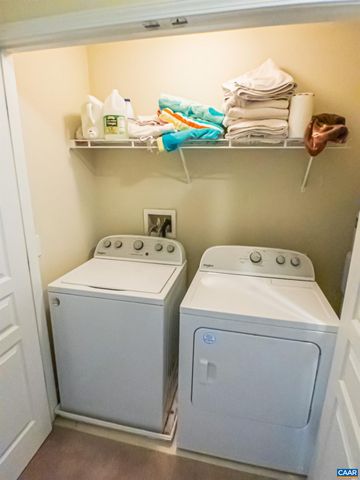 1615 Elmwood Ct Unit 202, Charlottesville, VA 22903