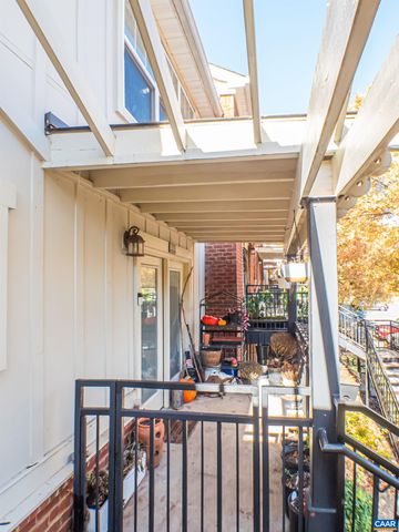 1615 Elmwood Ct Unit 202, Charlottesville, VA 22903