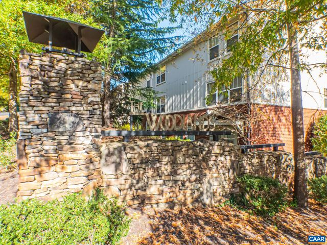 1615 Elmwood Ct Unit 202, Charlottesville, VA 22903