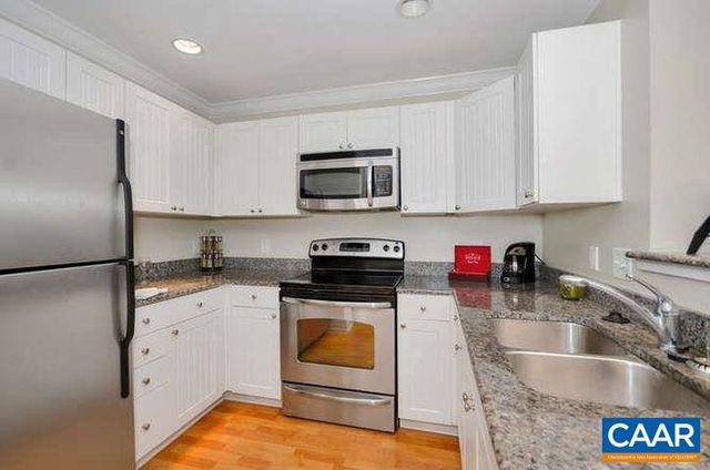 1615 Elmwood Ct Unit 202, Charlottesville, VA 22903