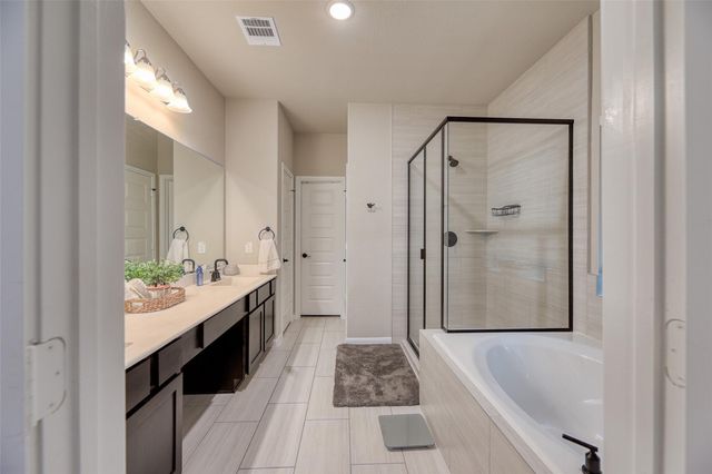 5902 Wayne Way, Rosenberg, TX 77471