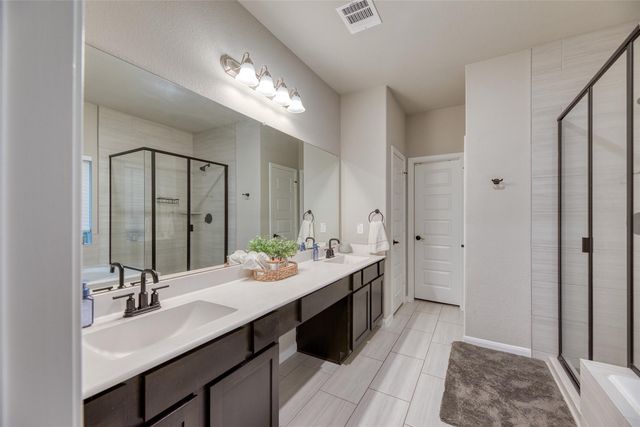 5902 Wayne Way, Rosenberg, TX 77471