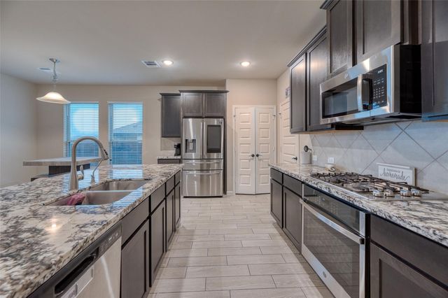 5902 Wayne Way, Rosenberg, TX 77471