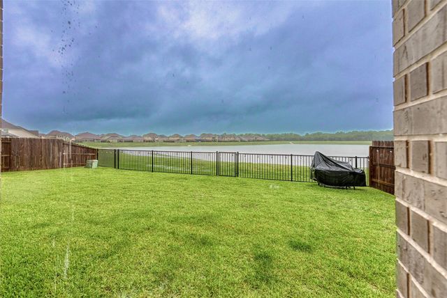 5902 Wayne Way, Rosenberg, TX 77471