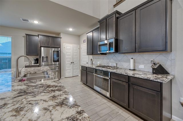 5902 Wayne Way, Rosenberg, TX 77471
