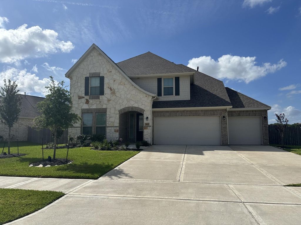 5902 Wayne Way, Rosenberg, TX 77471