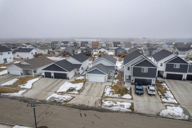 2045 11th Street W, West Fargo, ND 58078