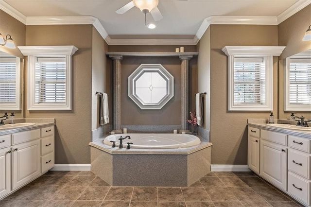 14600 S Mountain, Lowell, AR 72745