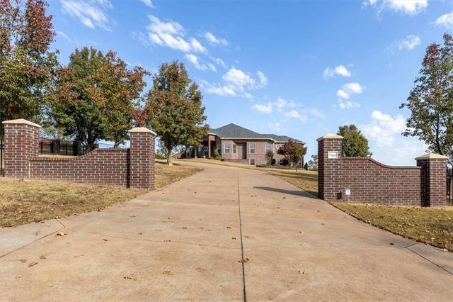 14600 S Mountain, Lowell, AR 72745
