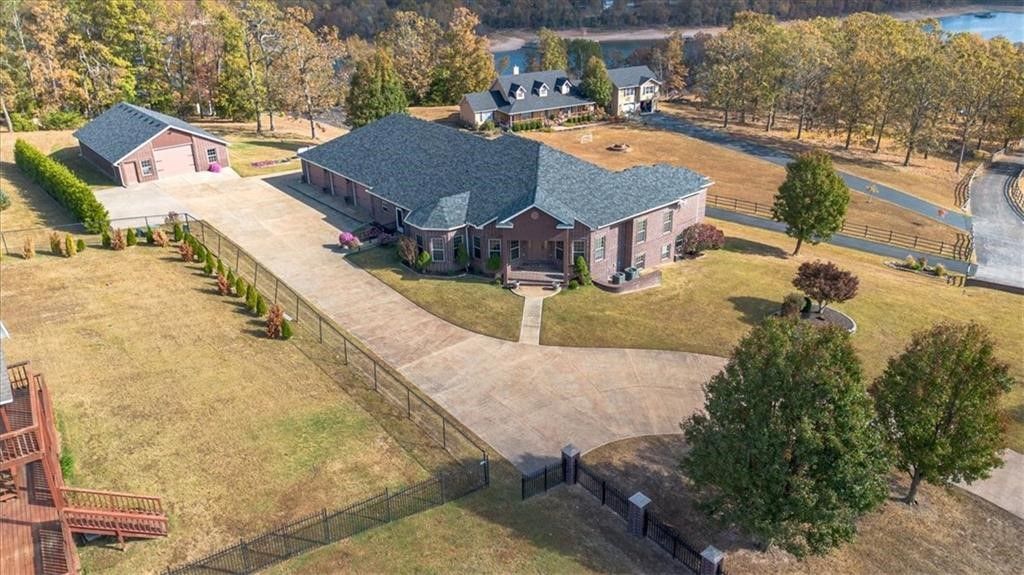 14600 S Mountain, Lowell, AR 72745
