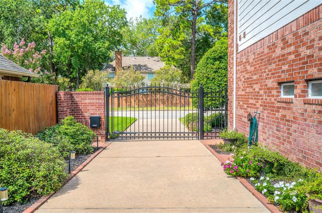 19006 Cypress Estates Drive, Spring, TX 77388
