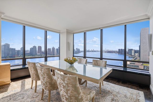 870 United Nations Plz Apt 22F, New York City, NY 10017