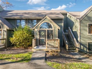 5023 Summit View Ct, Hidden Valley, PA 15502