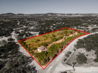989 Oil Well Road, Pipe Creek, TX 78063