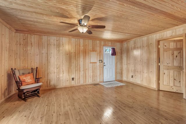 6810 Longview Dr, Murfreesboro, TN 37129