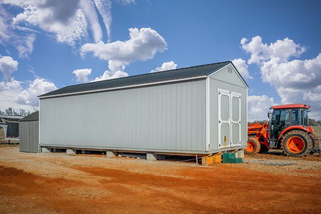 620 Roberts Cemetery Rd, Walling, TN 38587