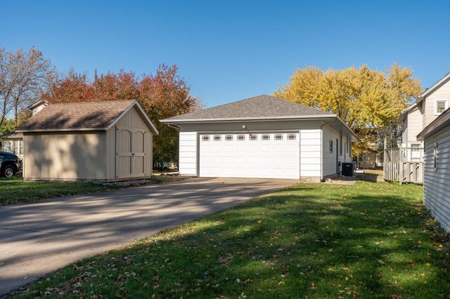 110 1st Street SW, New Prague, MN 56071