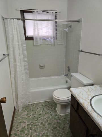 3235 S 12th Street S, Lincoln, NE 68502