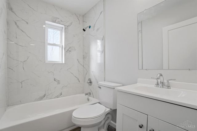 2807 W Galbraith Road, Cincinnati, OH 45239