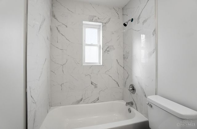 2807 W Galbraith Road, Cincinnati, OH 45239