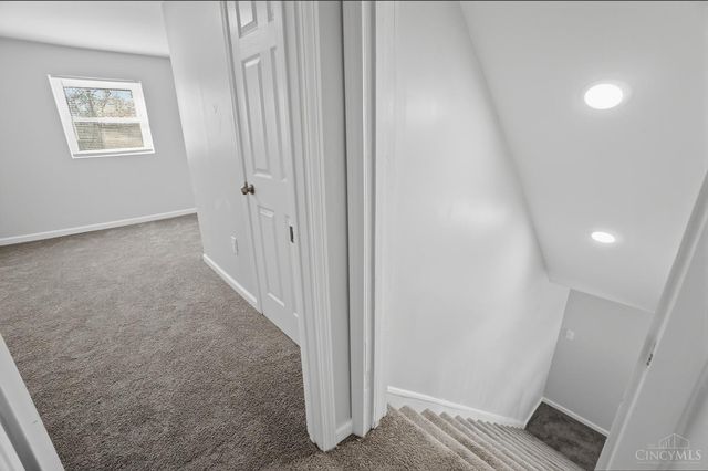 2807 W Galbraith Road, Cincinnati, OH 45239