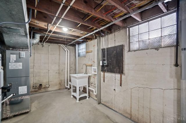 2807 W Galbraith Road, Cincinnati, OH 45239