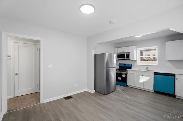 2807 W Galbraith Road, Cincinnati, OH 45239