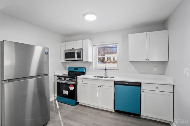 2807 W Galbraith Road, Cincinnati, OH 45239