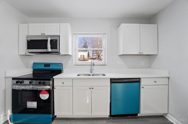 2807 W Galbraith Road, Cincinnati, OH 45239