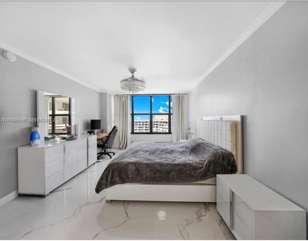 2500 Parkview Dr 2119, Hallandale Beach, FL 33009