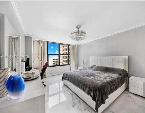 2500 Parkview Dr 2119, Hallandale Beach, FL 33009