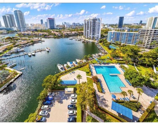 2500 Parkview Dr 2119, Hallandale Beach, FL 33009