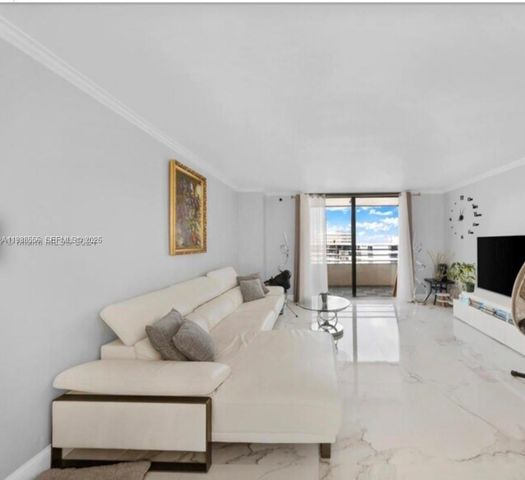 2500 Parkview Dr 2119, Hallandale Beach, FL 33009