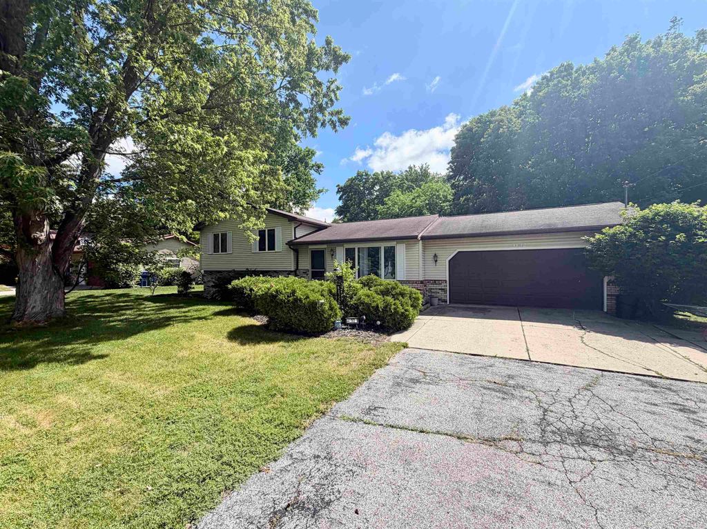 4132 Meadowbrook Drive, Saginaw, MI 48623